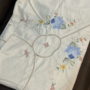 VTG‎ MCM Linen Hand Embroidered Floral Cottage Crochet Tablecloth 61" X 111" USA